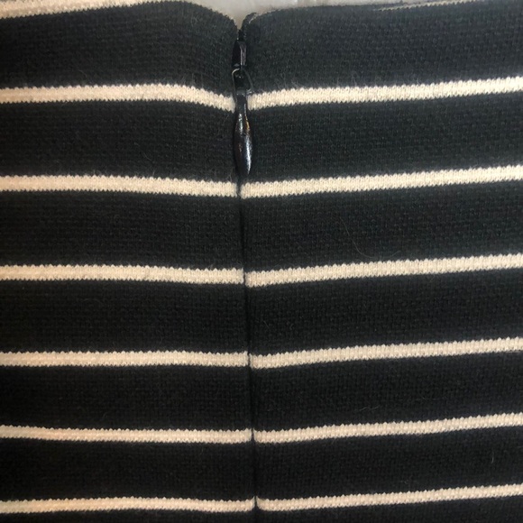 Banana Republic Fit & Flare Dress with Pockets! - Picture 6 of 7